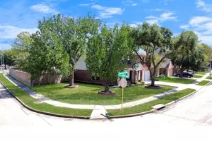 16403 Dawncrest Way, Sugar Land, TX 77498 - Photo 2