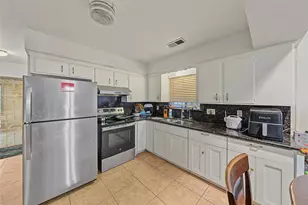 8939 Concho St, Houston, TX 77036 - Photo 8
