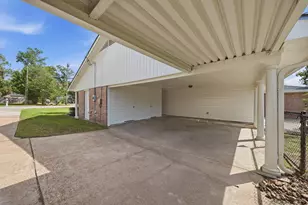 525 E Lake Dr, Livingston, TX 77351 - Photo 20