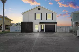 130 Tamana Dr, Tiki Island, TX 77554 - Photo 1