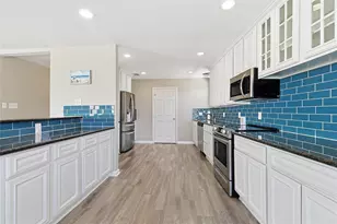 130 Tamana Dr, Tiki Island, TX 77554 - Photo 12