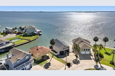 130 Tamana Drive, Tiki Island, TX 77554 - Photo 2