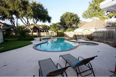 1615 Green Leaf Oaks Drive, Sugar Land, TX 77479 - Photo 2