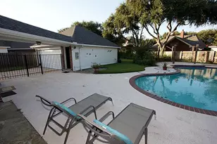 1615 Greenleaf Oaks Dr, Sugar Land, TX 77479 - Photo 18