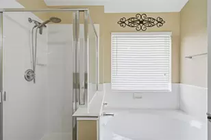 2018 Leisure Ln, League City, TX 77573 - Photo 18