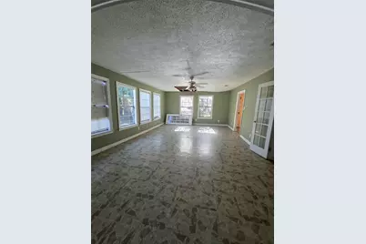 524 N Super Street, Houston, TX 77011 - Photo 10