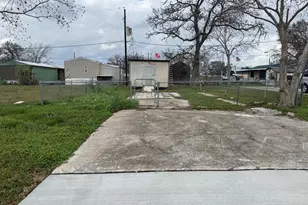 134 Heron Inlet S, Baytown, TX 77523 - Photo 1