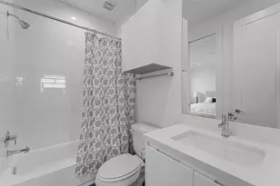 5854 E Post Oak Ln, Houston, TX 77055 - Photo 24