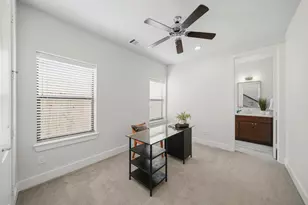 1022 Green Kensington Dr, Houston, TX 77008 - Photo 8