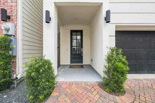 1022 Green Kensington Dr, Houston, TX 77008 - Photo 4