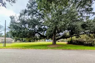 000 Yupon St, Liberty, TX 77575 - Photo 1