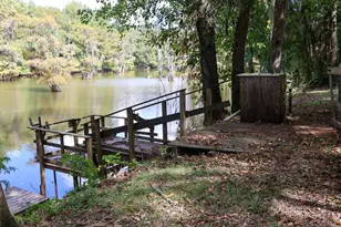 410 Lakeview Dr, Cleveland, TX 77327 - Photo 2