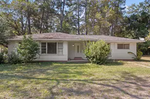 901 Myrtle St, Woodville, TX 75979 - Photo 1