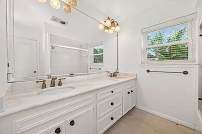 8615 La Fonte Street, Houston, TX 77024 - Photo 30