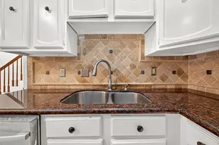 8615 La Fonte St, Houston, TX 77024 - Photo 20