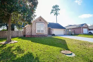 155 April Waters Dr W, Conroe, TX 77356 - Photo 2