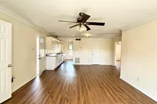 8323 Wilcrest Dr, Houston, TX 77072 - Photo 4