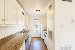 8323 Wilcrest Dr, Houston, TX 77072 - Photo 6