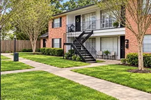 404 S Hood St, Alvin, TX 77511 - Photo 12