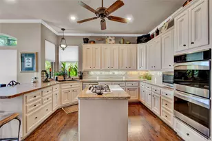 2668 E Bayshore Dr, San Leon, TX 77539 - Photo 12