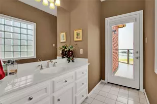 2668 E Bayshore Dr, San Leon, TX 77539 - Photo 32