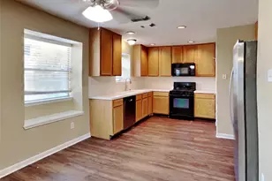 31306 Perlican Dr, Spring, TX 77386 - Photo 2
