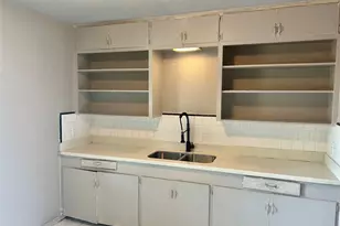605 E Hunnicutt St, Baytown, TX 77520 - Photo 4