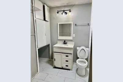 605 E Hunnicutt Street #C, Baytown, TX 77520 - Photo 8