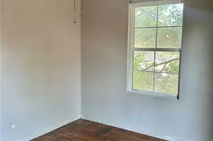 605 E Hunnicutt St, Baytown, TX 77520 - Photo 12