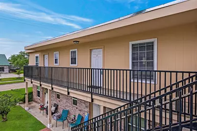 107 E Willowick Avenue #17, Friendswood, TX 77546 - Photo 2