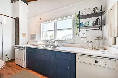 16519 Captain Kidd Road, Jamaica Beach, TX 77554 - Photo 12