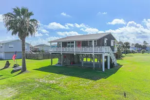 16519 Captain Kidd Rd, Jamaica Beach, TX 77554 - Photo 2