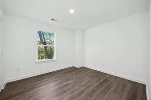 1056 North Ln, Houston, TX 77088 - Photo 12