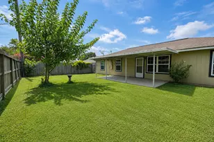 9734 Willmont Rd, La Porte, TX 77571 - Photo 18