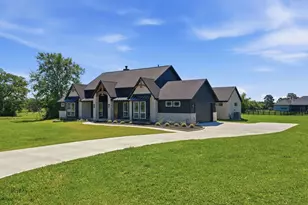 25231 Pleasant Retreat Ct, Montgomery, TX 77356 - Photo 2