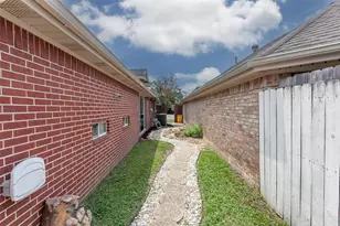 716 N 31st St, Nederland, TX 77627 - Photo 36