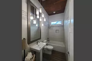 303 W Alamo St, Brenham, TX 77833 - Photo 8