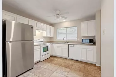 81 Blue Fox Road, The Woodlands, TX 77380 - Photo 6