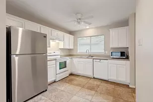 81 Blue Fox Rd, The Woodlands, TX 77380 - Photo 6