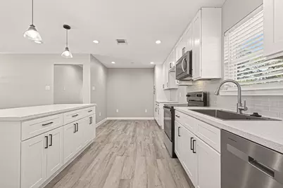 10531 Royal Oaks Drive, Houston, TX 77016 - Photo 12