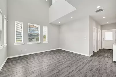 9431 Jutland Road, Houston, TX 77033 - Photo 14
