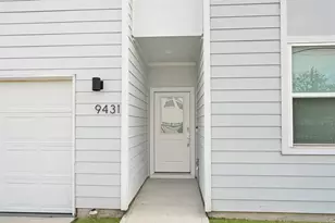 9431 Jutland Rd, Houston, TX 77033 - Photo 4