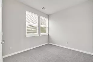 9431 Jutland Rd, Houston, TX 77033 - Photo 22