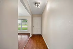 6026 Golden Forest Dr, Houston, TX 77092 - Photo 4