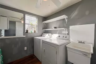 7966 Bonaire St, Houston, TX 77028 - Photo 18