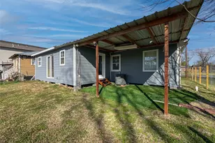 7966 Bonaire St, Houston, TX 77028 - Photo 24