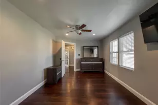 7966 Bonaire St, Houston, TX 77028 - Photo 10