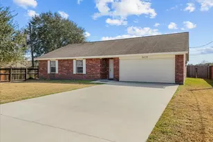 6420 Grace Ln, Pearland, TX 77584 - Photo 2