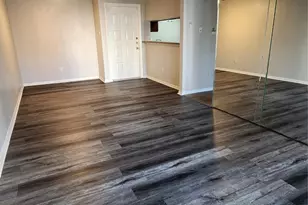 2818 S Bartell Dr, Houston, TX 77054 - Photo 2