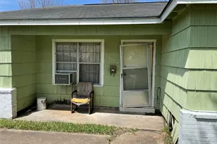 5543 Lakefield Dr, Houston, TX 77033 - Photo 2